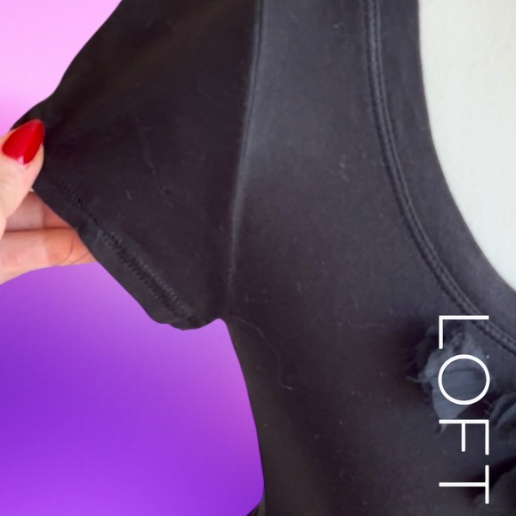 LOFT Black Ruffled Cap Sleeve Fitted Tee - Picture 5 of 8